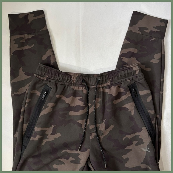 AE Camo Sweatsuit (2 piece) - Picture 10 of 13